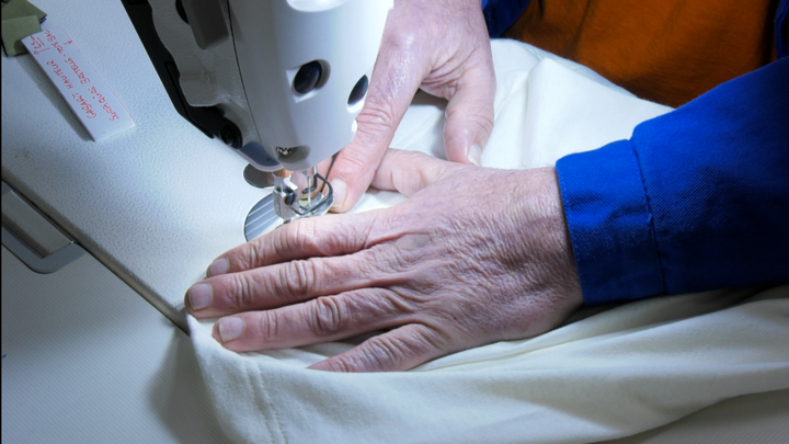 La confection de vêtements par des personnes détenues à Toulouse